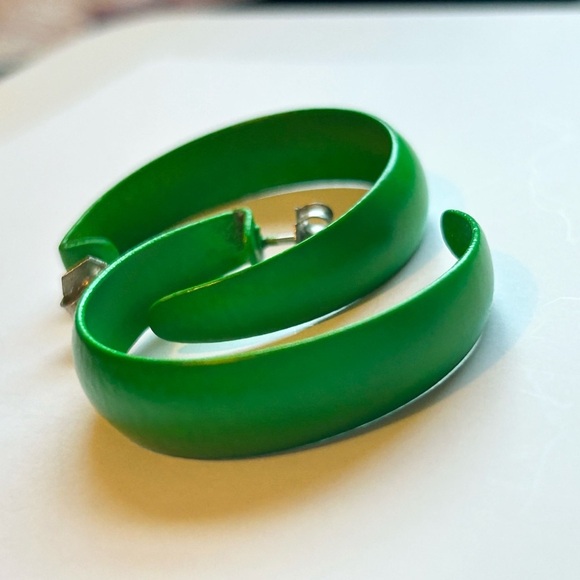 Vintage Green Hoop Earrings Retro Y2K Neon Half Hoop Statement Jewelry 90’s - Picture 3 of 6